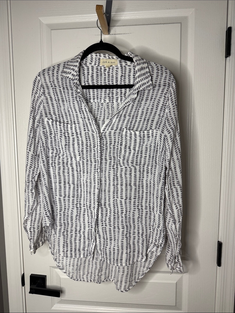 cloth & stone White and Navy Patterned Button-Up Blouse